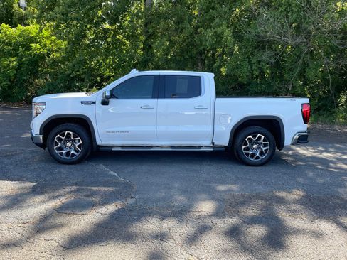 Used 2025 GMC Sierra 1500 SLT w/ SLT Premium Plus Package AWD/4WD image 2