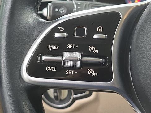 Used 2022 Mercedes-Benz GLC 300 image 17