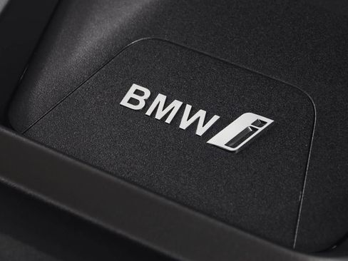 Used 2022 BMW i4 eDrive40 w/ M Sport Package image 22