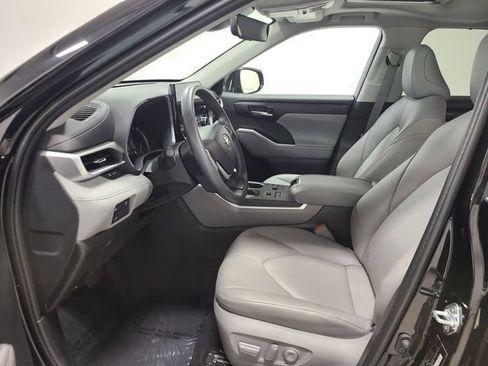 Certified 2026 Toyota Highlander XLE AWD/4WD image 25