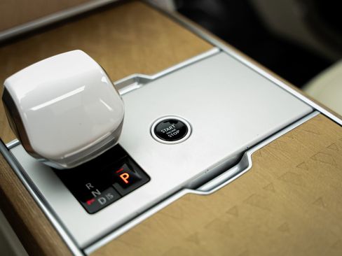 Used 2024 Land Rover Range Rover SV image 54