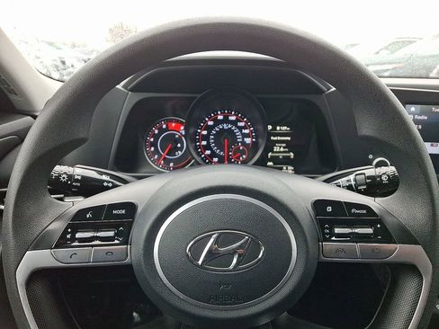 Used 2023 Hyundai Elantra SEL image 18