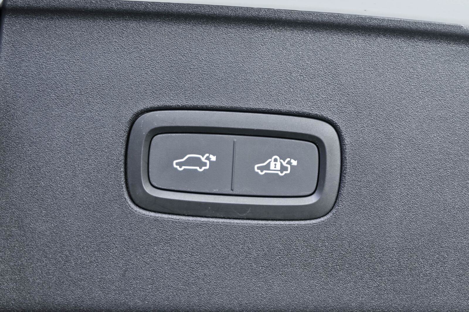 Certified 2025 Volvo EX90 Plus AWD/4WD image 31