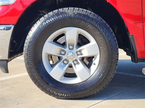 Used 2019 RAM 1500 Classic SLT image 14