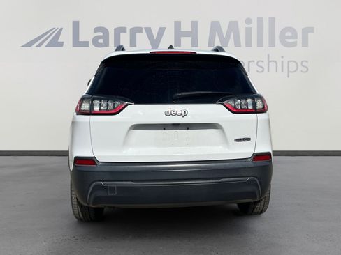 Used 2019 Jeep Cherokee Latitude Plus image 4