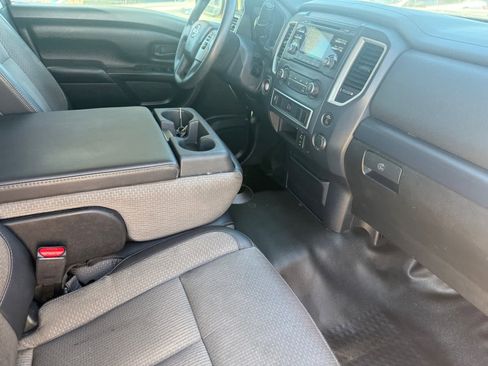 Certified 2017 Nissan Titan S image 12