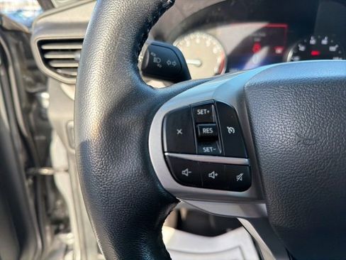 Used 2022 Ford Explorer XLT image 22