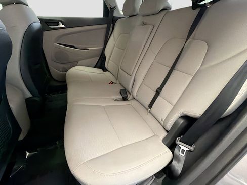 Used 2020 Hyundai Tucson SE image 13