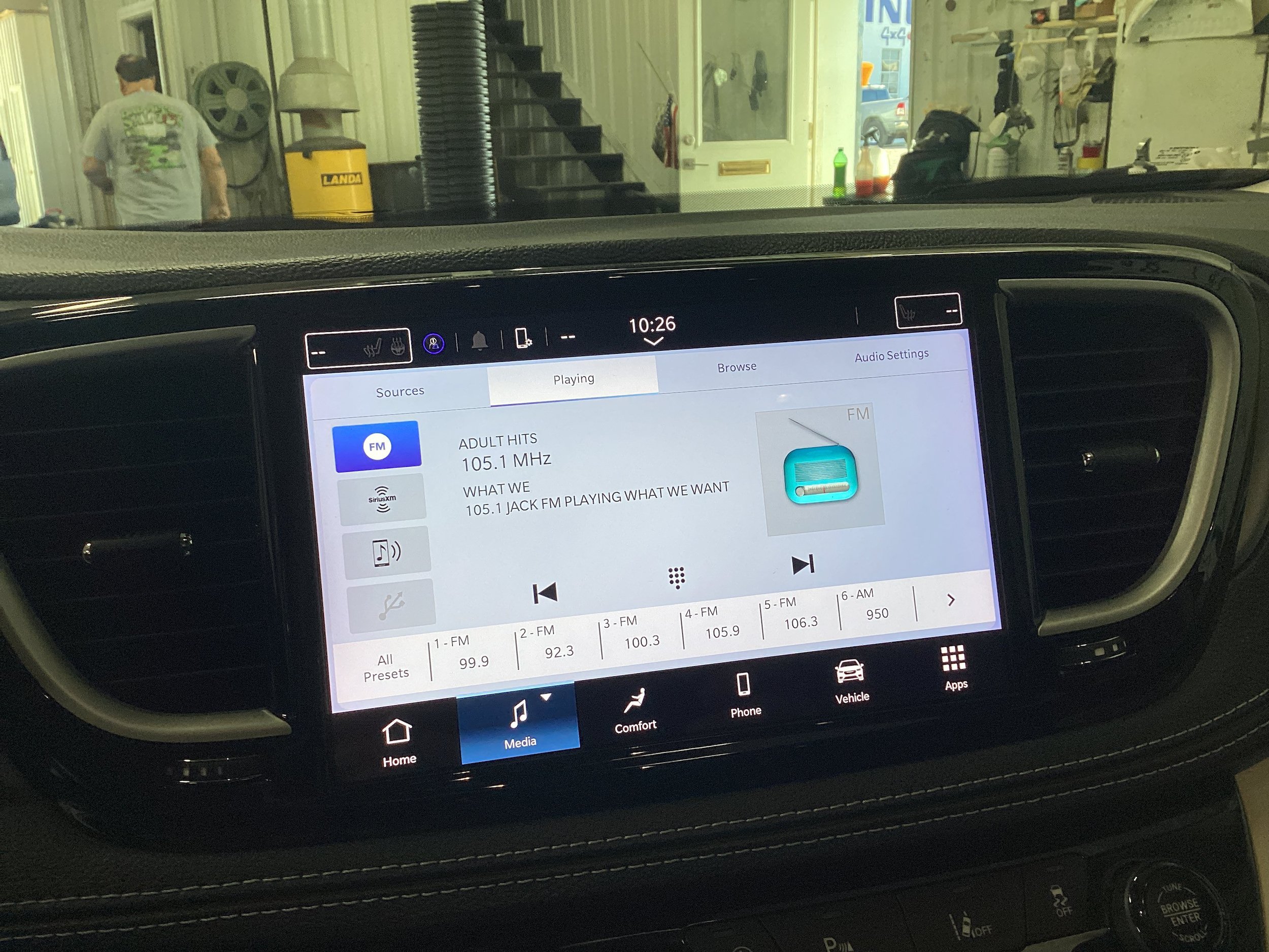 Used 2024 Chrysler Pacifica Touring-L AWD/4WD image 26