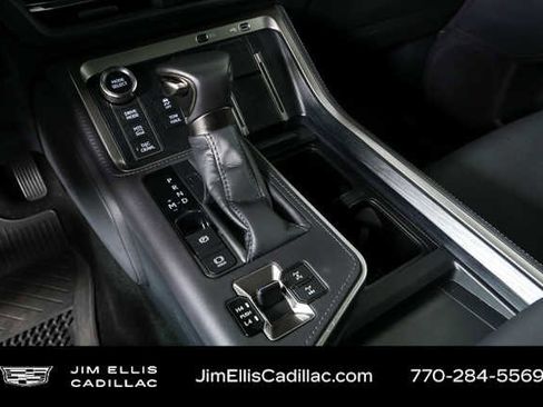 Used 2025 Lexus GX 550 AWD/4WD image 17