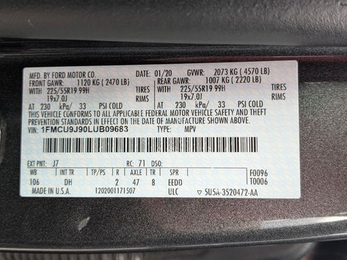 Used 2020 Ford Escape Titanium image 29