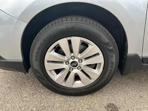 Used 2017 Subaru Outback 2.5i Premium AWD/4WD image 31