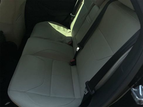 Used 2016 Ford Focus Titanium FWD image 12