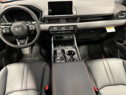 New 2025 Honda Pilot TrailSport image 15