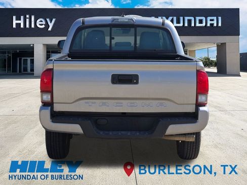 Used 2018 Toyota Tacoma SR w/ SR Convenience Package image 6