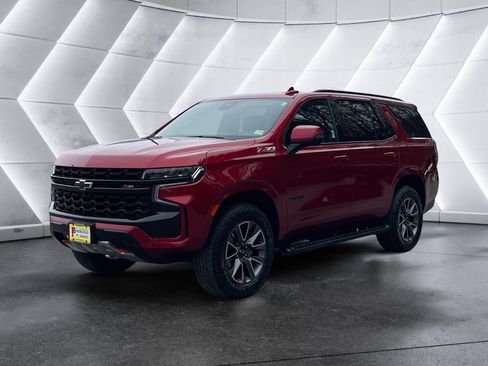 Used 2023 Chevrolet Tahoe Z71 w/ Luxury Package image 2