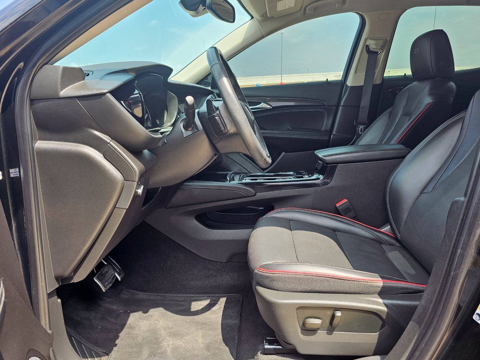 Used 2023 Buick Envision Essence w/ Sport Touring Package FWD image 14