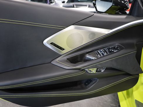 Used 2022 Chevrolet Corvette Stingray Premium Conv w/ Z51 Performance Package image 17