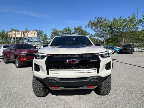 New 2026 Chevrolet Colorado ZR2 w/ Technology Package AWD/4WD image 8