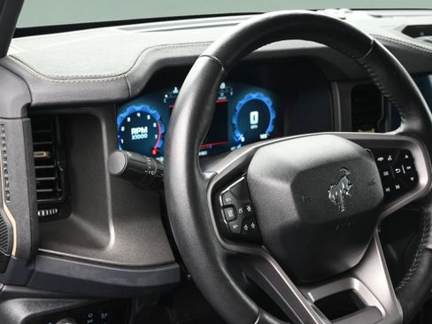 Used 2025 Ford Bronco Badlands AWD/4WD image 16
