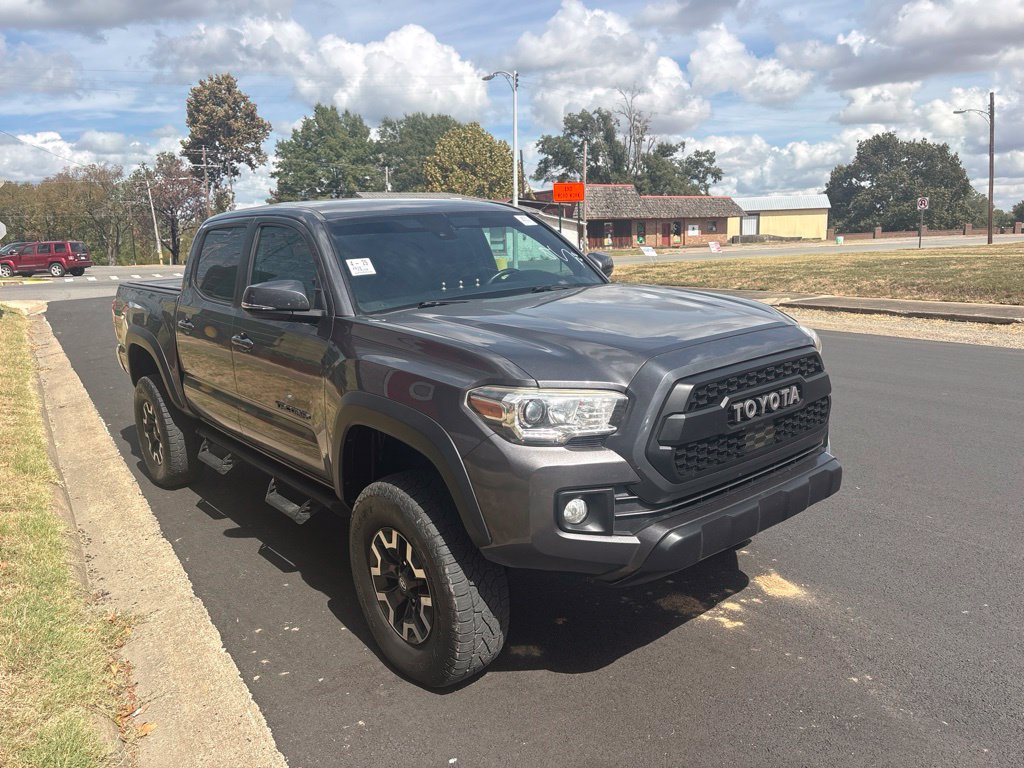 Used 2019 Toyota Tacoma TRD Off-Road AWD/4WD image 10