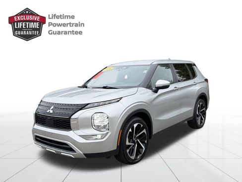 Used 2024 Mitsubishi Outlander SE FWD image 1