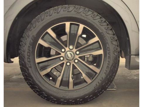 Used 2017 Nissan Armada Platinum image 12