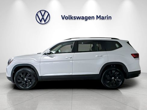 New 2026 Volkswagen Atlas SE FWD image 2