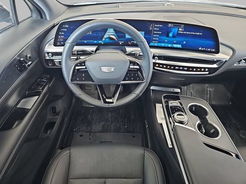 Certified 2025 Cadillac Lyriq Luxury w/ LPO, Floor Liner Package AWD/4WD image 16
