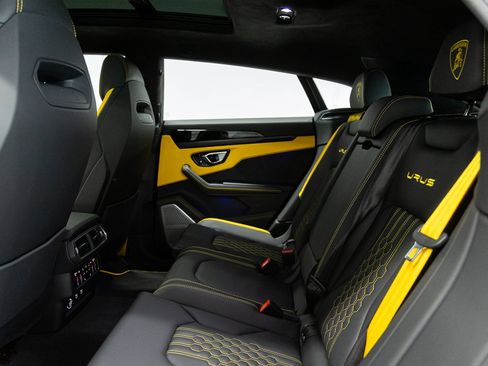 Used 2024 Lamborghini Urus S AWD/4WD image 40