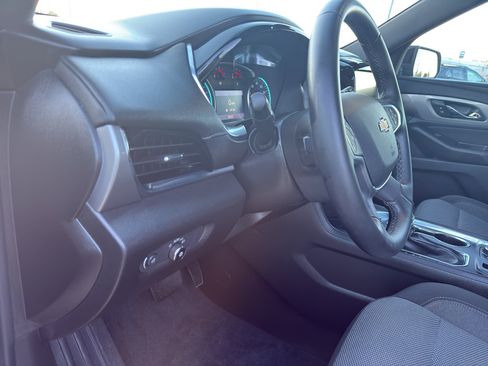 Used 2023 Chevrolet Traverse LT image 15