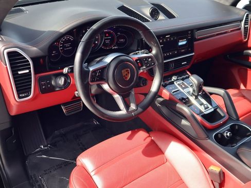Certified 2023 Porsche Cayenne GTS image 4