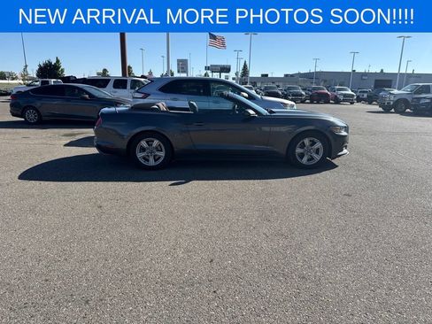 Used 2016 Ford Mustang Convertible RWD image 8