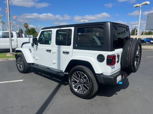 Used 2023 Jeep Wrangler Unlimited Sahara AWD/4WD image 22