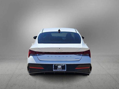 Used 2024 Hyundai Elantra Limited image 7