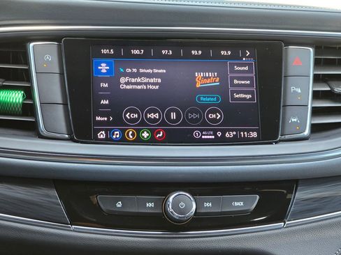 Certified 2023 Buick Enclave Essence FWD image 5