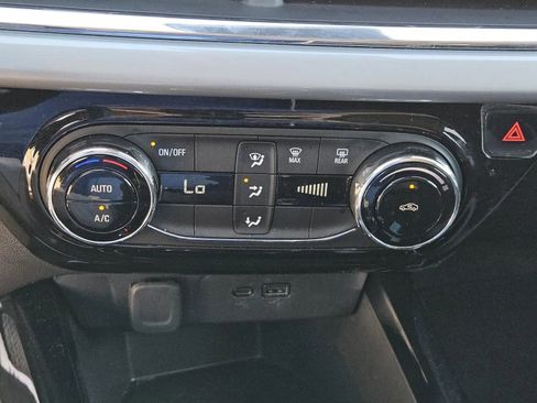 Used 2025 Chevrolet Trax LT image 14