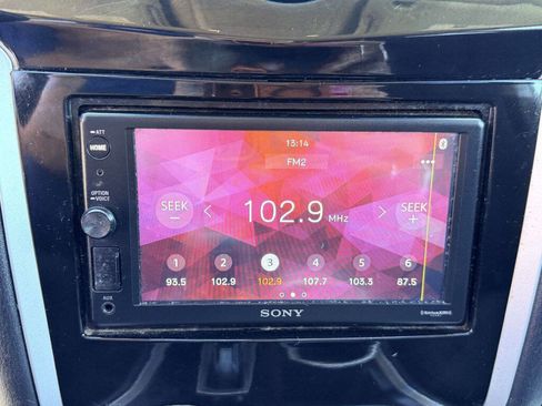 Used 2015 Nissan Pathfinder S AWD/4WD image 22