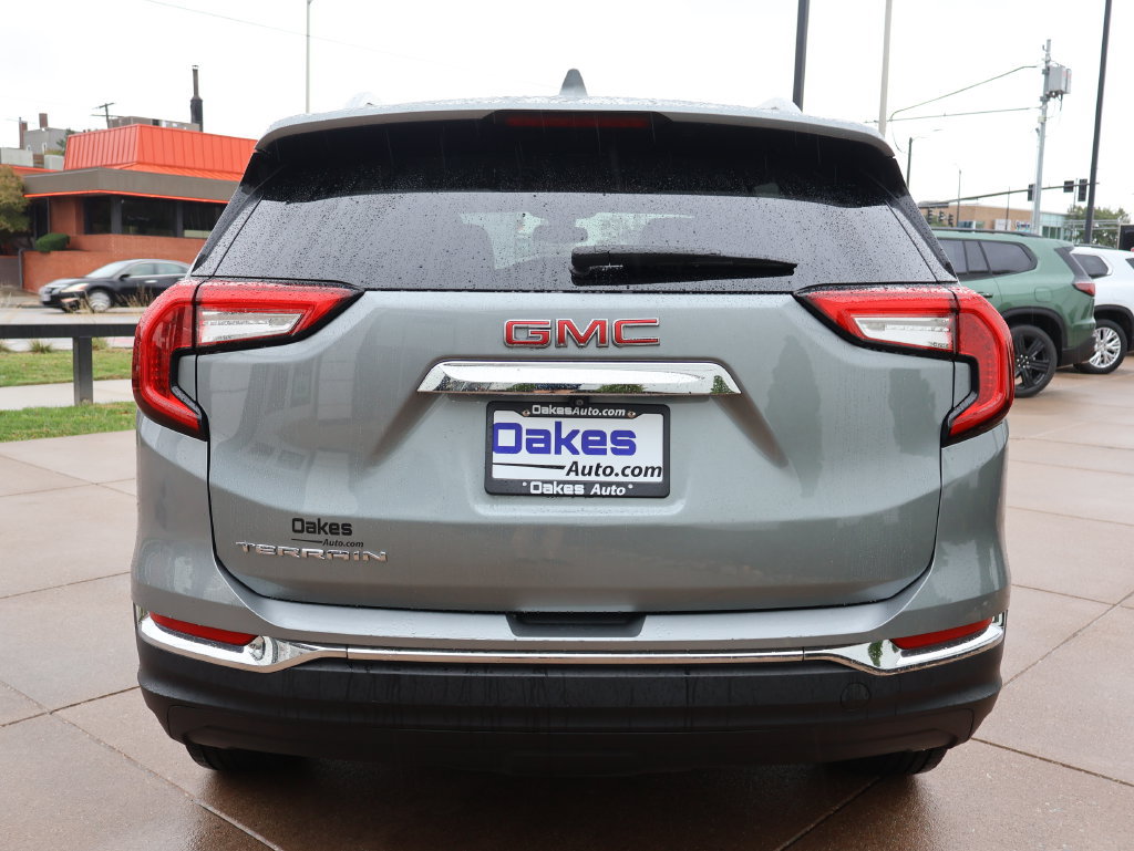 Certified 2024 GMC Terrain SLT FWD image 5