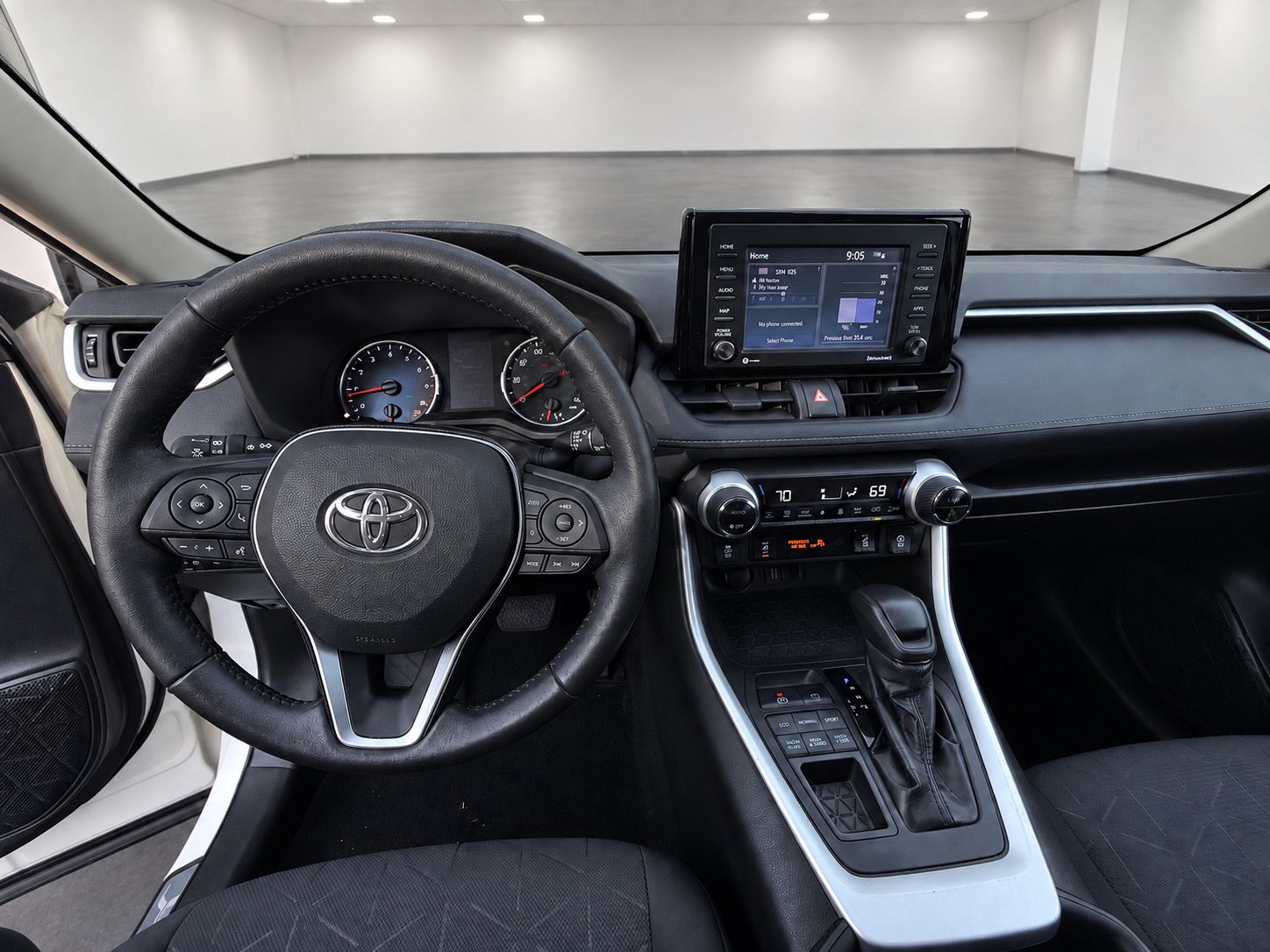 Used 2020 Toyota RAV4 XLE w/ Convenience Package AWD/4WD image 23
