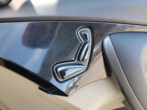 Used 2016 Hyundai Azera image 19