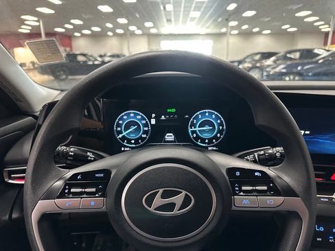Used 2024 Hyundai Elantra SEL FWD image 17