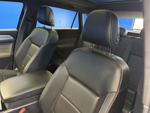 Used 2023 Volkswagen Atlas Cross Sport SE FWD image 12