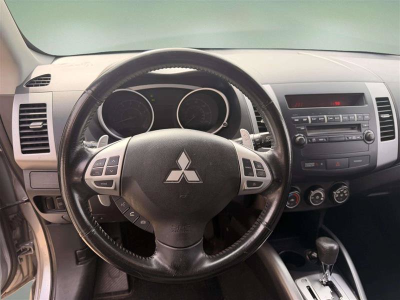 Used 2010 Mitsubishi Outlander SE FWD image 18