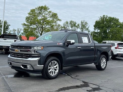 Used 2020 Chevrolet Silverado 1500 LTZ w/ LTZ Premium Package AWD/4WD image 3