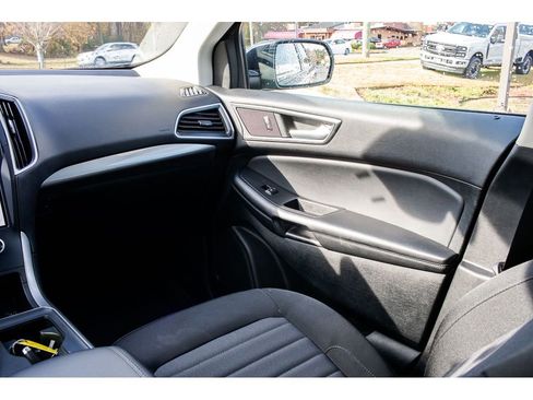 Used 2022 Ford Edge SE w/ Black Appearance Package image 15