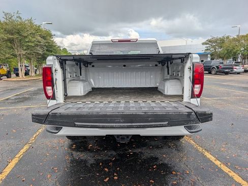 Used 2023 GMC Sierra 1500 Elevation AWD/4WD image 3