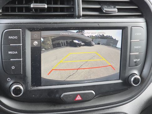 Used 2025 Kia Soul LX FWD image 21