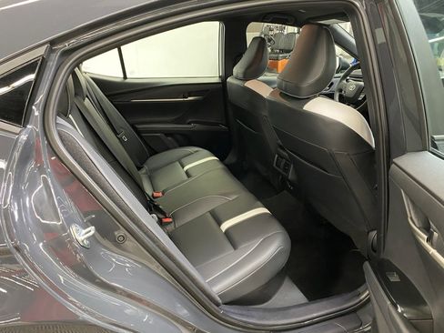 Used 2025 Toyota Camry SE image 11