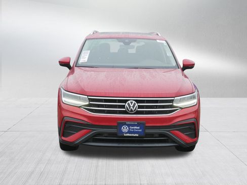 Certified 2022 Volkswagen Tiguan SE w/ Panoramic Sunroof Package image 2